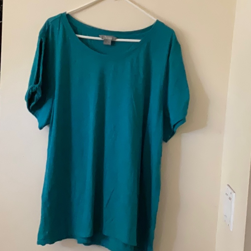 Pretty open arm top